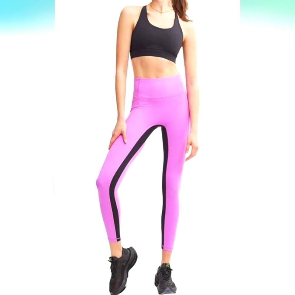 ALL ACCESS- Ultra High Rise Utility Pocket Legging in Future & Black. Size XS